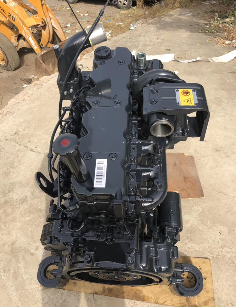 6754-B0-DB15 6 Cylinder Excavator Diesel Engine Spare Parts SAA6D107E-1